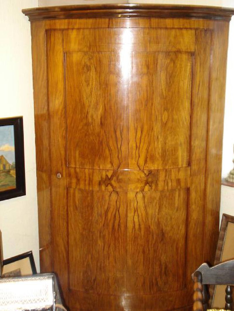 Georgian walnut burl wood veneer corner cabinet cupboard