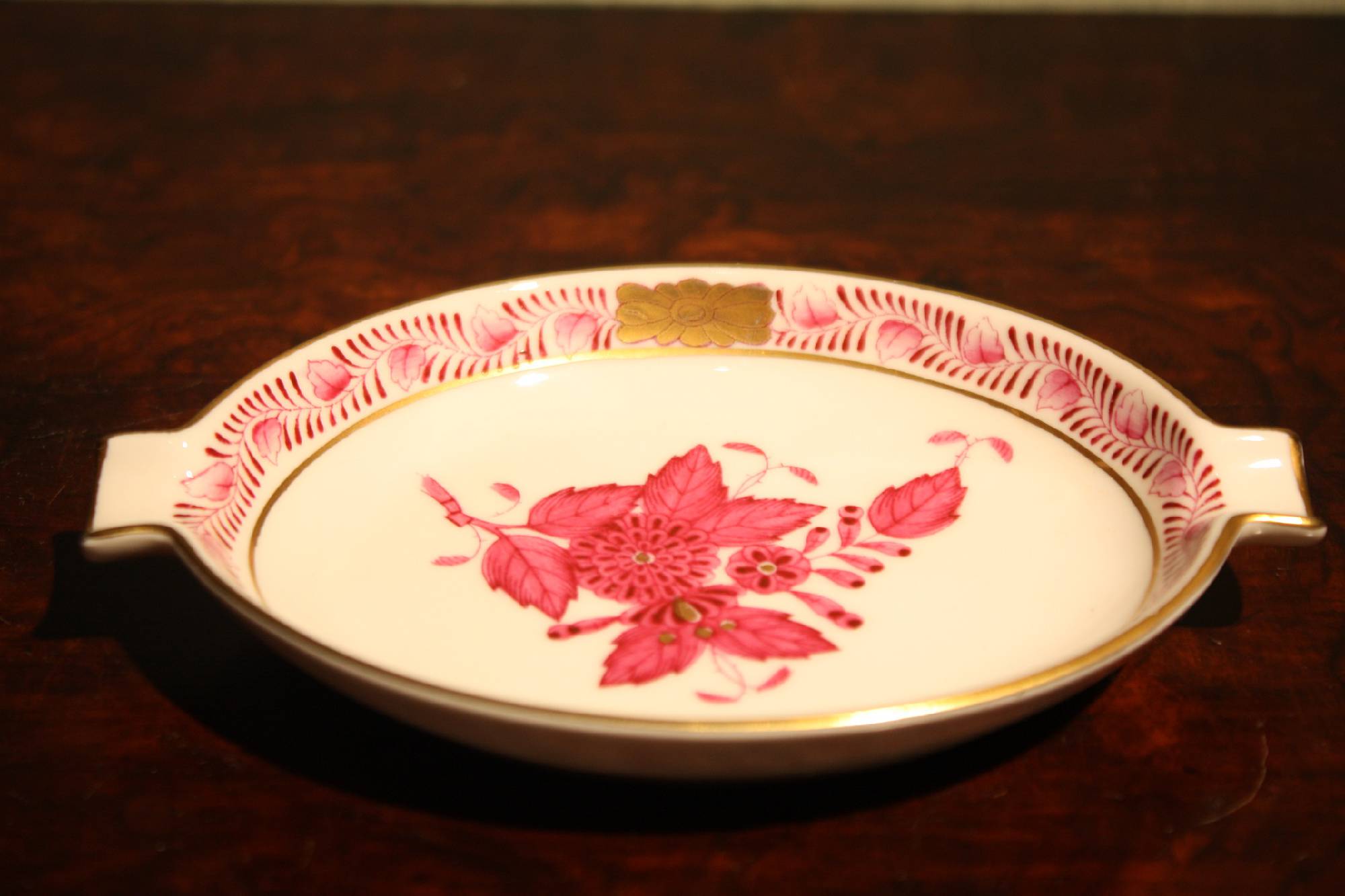 Small European rosé flowers ornate porcelain ash tray by Herend, Hungary, 20th century