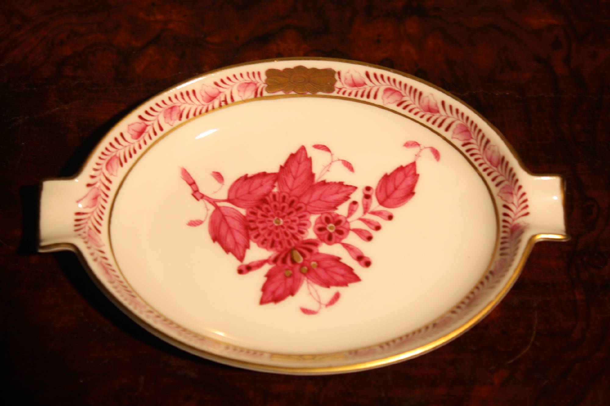 Small European rosé flowers ornate porcelain ash tray by Herend, Hungary, 20th century