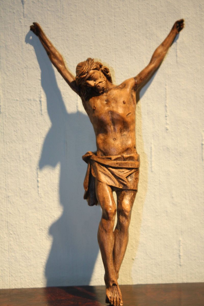 Antique small wooden handcarved 19th century Jesus Christ crucifix wall cross figurine