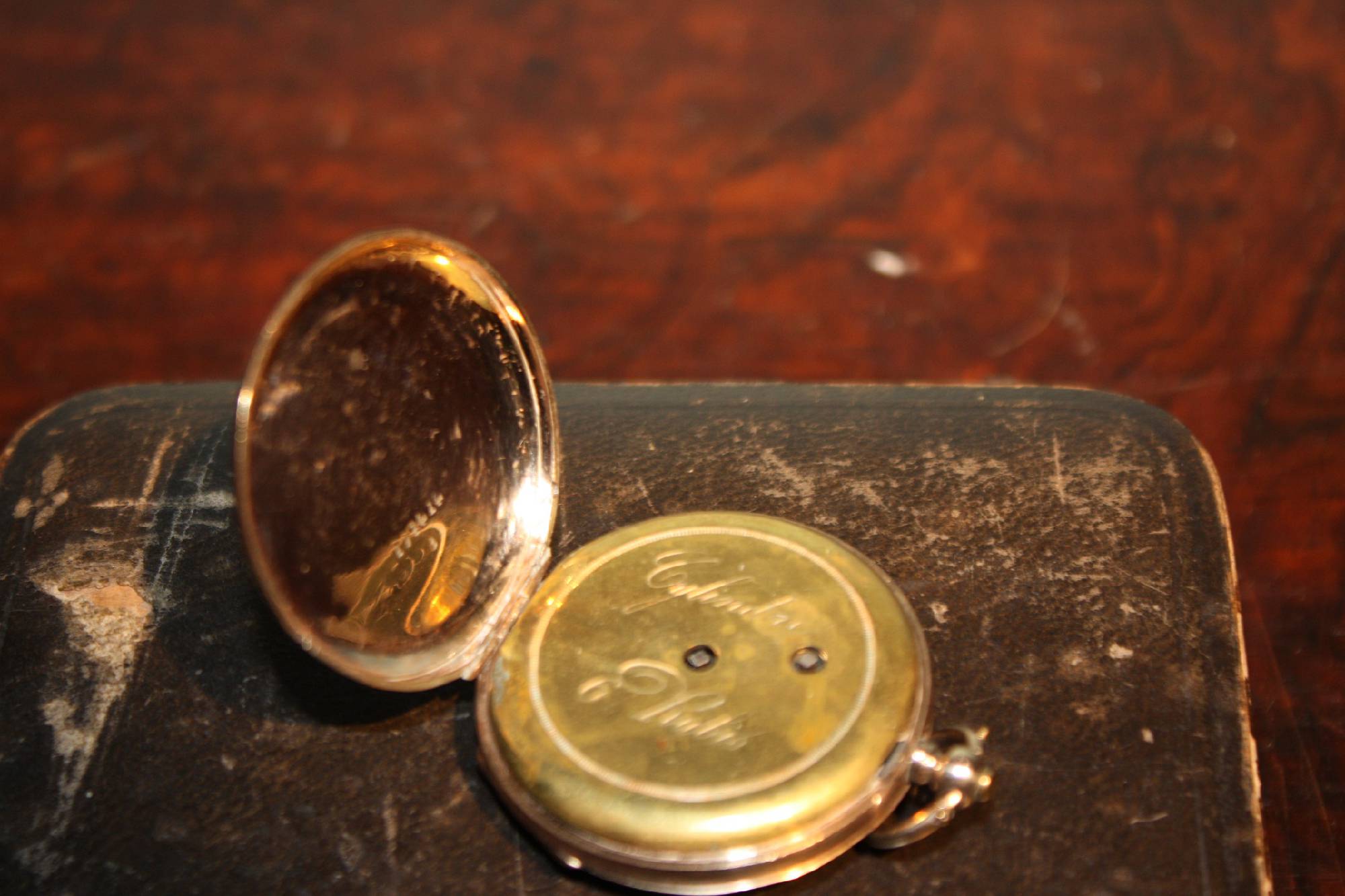 Antique golden key wind lady's pocket watch savonette