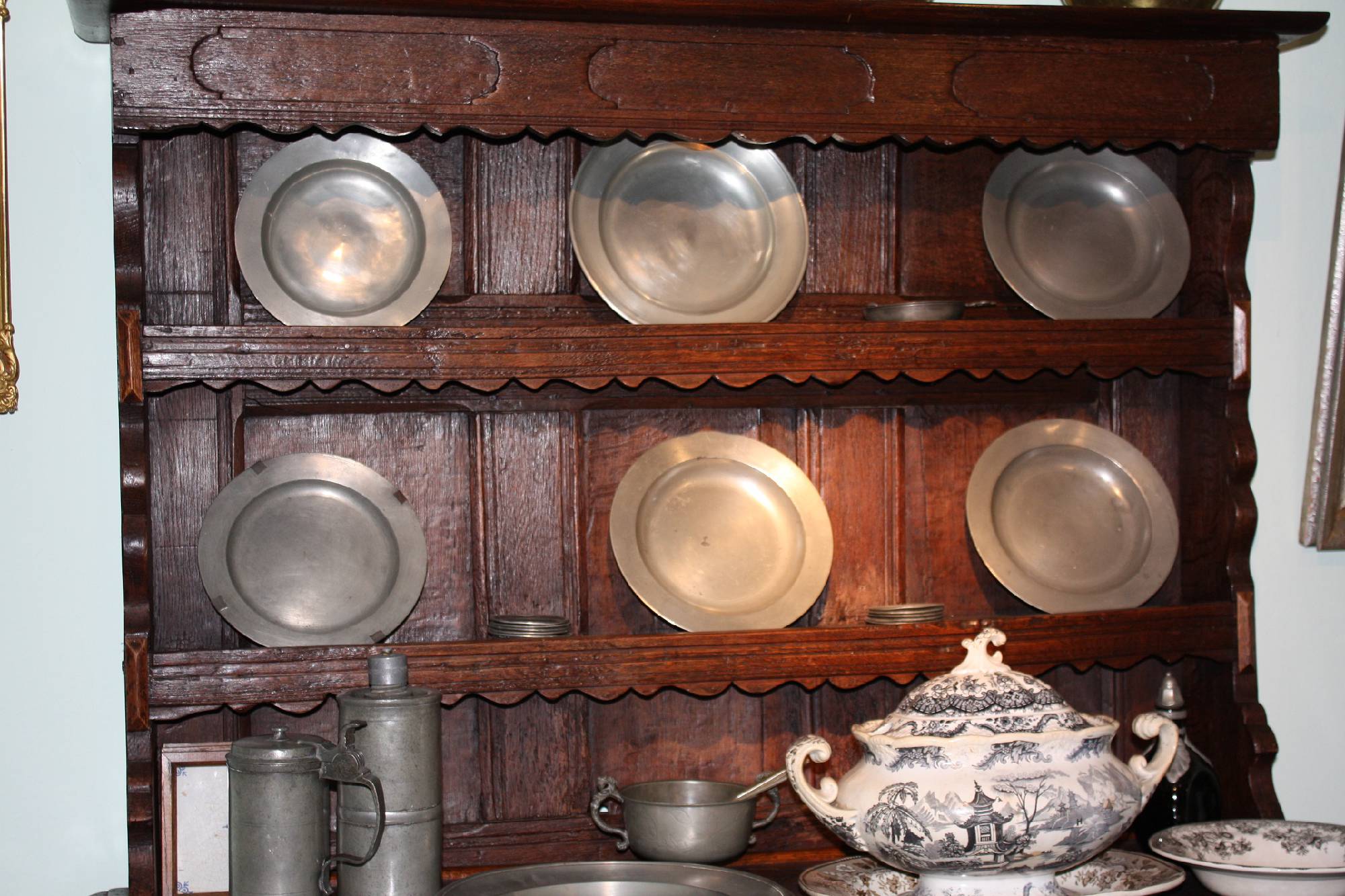 Early 18th century oak wood frisian dish cabinet