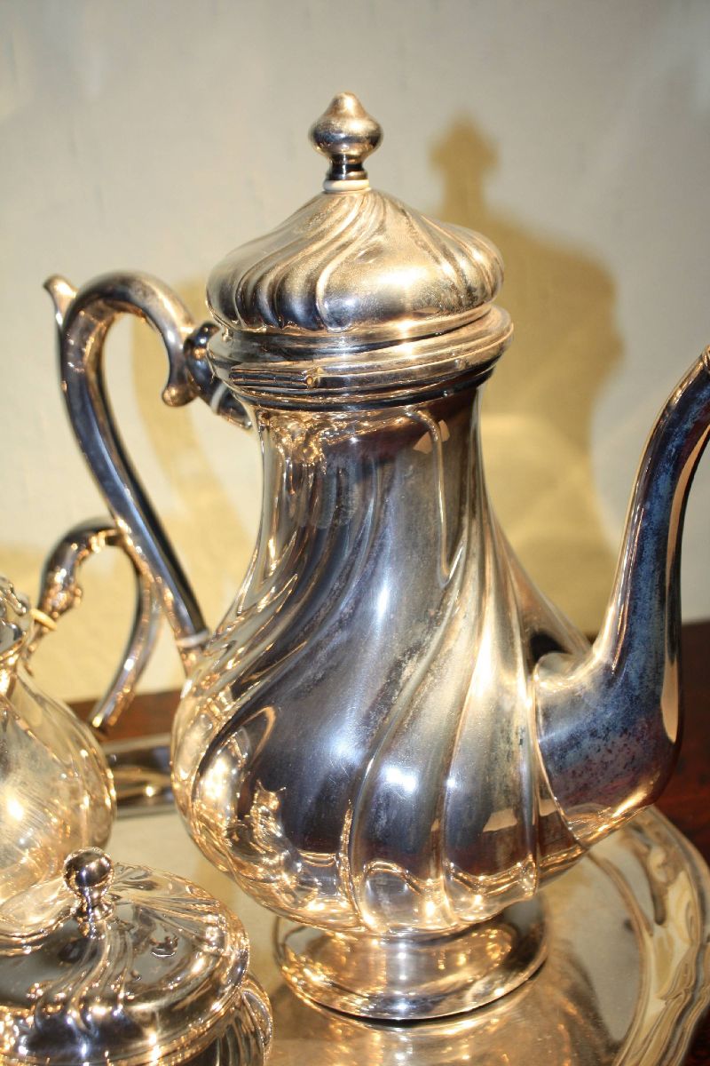 Lovely vintage Mid-20th century, ornate antique , 800 silver serving set with coffee pot, tea pot, milk jug and sugar container with lid, on a matching tray