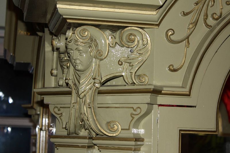 Late 19th century dismountable exhibition cabinet