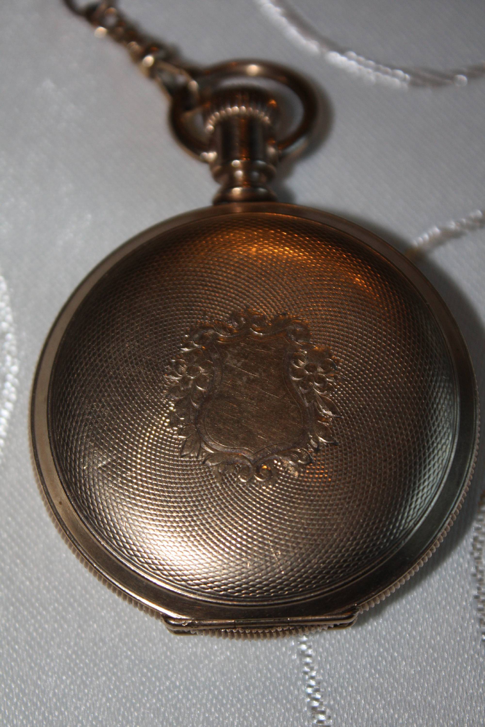 A nice big antique 1900 American railroad pocket watch by American Waltham Watch Company, gold-filled case